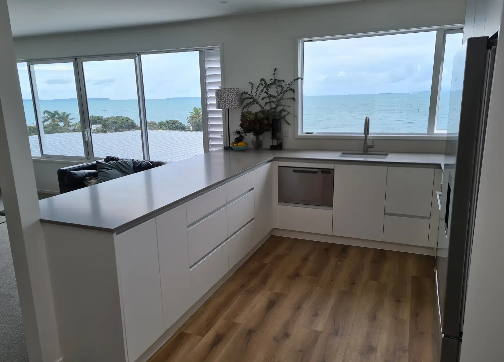 Custom kitchen cabinets in a contemporary Auckland home